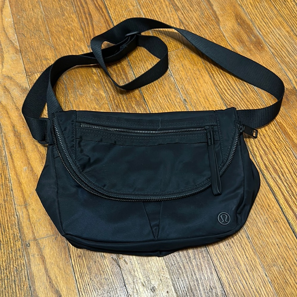 Lululemon festival bag, black